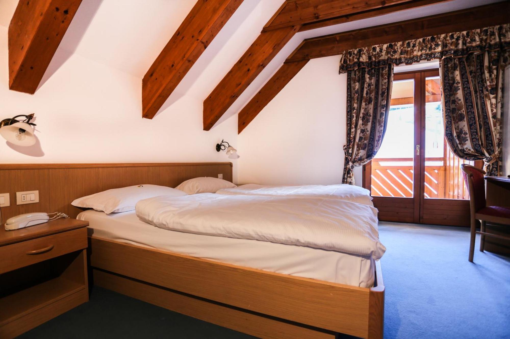 Hotel Fortini Madonna di Campiglio Bagian luar foto